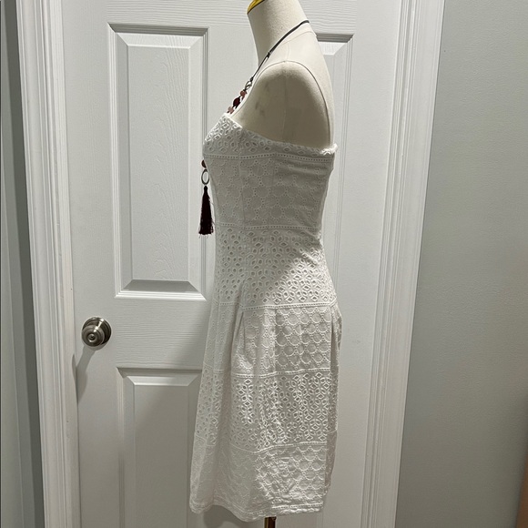 New York & Company White Strapless Lace Dress - Picture 4 of 5